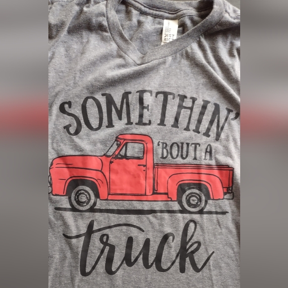 Women's gray T shirt with Red Truck - Picture 2 of 3